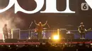 Penampilan Saosin langsung menghipnotis penonton di area Empire Stage. (Liputan6.com/Herman Zakharia)