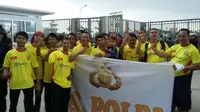 PS Polri didukung 3 ribu suporter saat uji coba melawan Persib Bandung di Bekasi, Sabtu (12/3/2016).