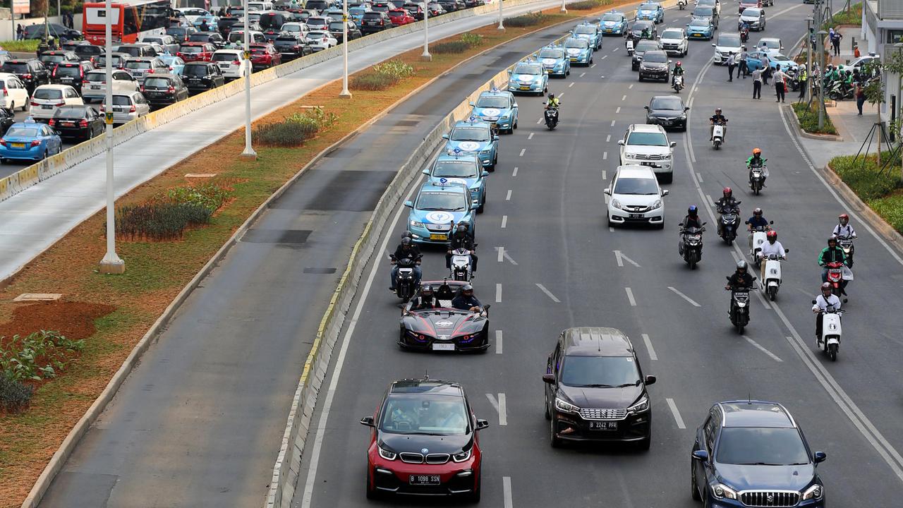 Konvoi Kendaraan Listrik Sambut Formula E 2020