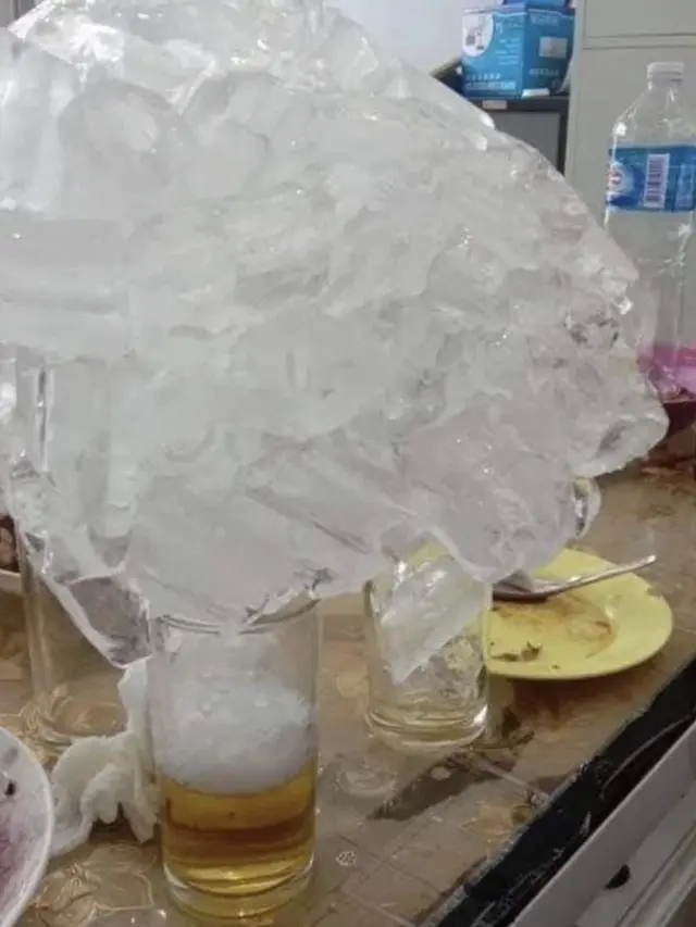 6 Bentuk Es Batu Ini Nyeleneh, Bikin Mikir Sebelum Seruput Minuman