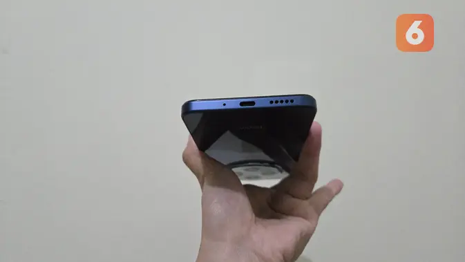<p>Penampakan tiap sisi Redmi 14C (Liputan6.com/ Agustin Setyo Wardani)</p>