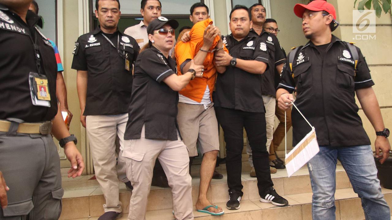 Dokter Helmi Peragakan 26 Adegan Penembakan Istrinya