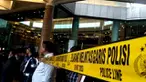 Ambuknya selasar Tower II BEI hari ini, membuat akses jalanan ditutup sementara untuk umum