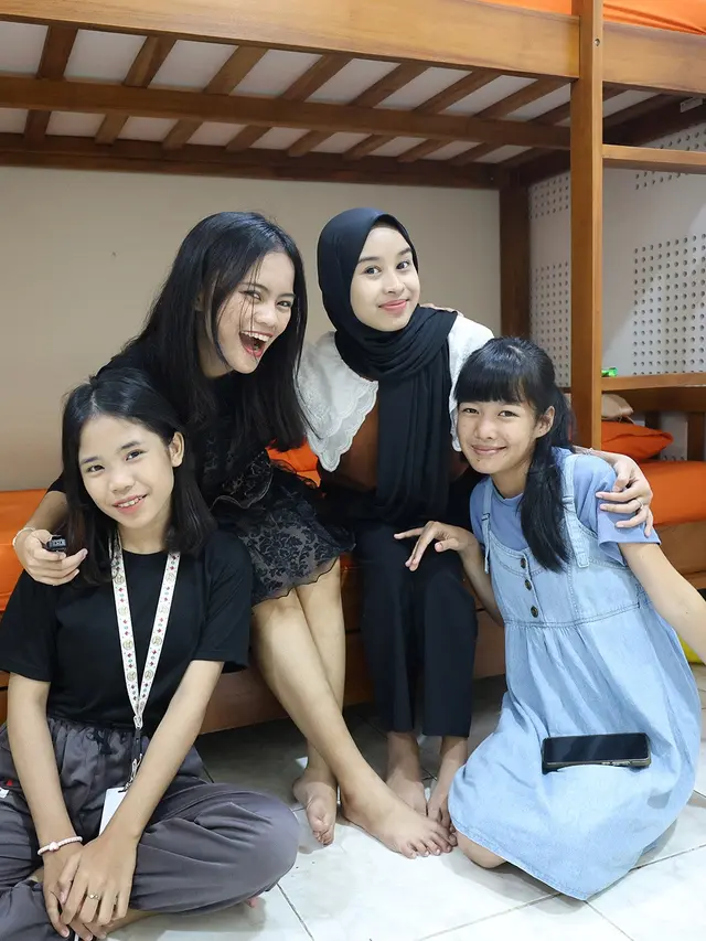 Mila DA7 bareng teman satu kamar