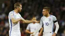  Dua penyerang Inggris, Harry Kane dan Jamie Vardy berdiskusi tentang taktik saat melawan Belanda pada laga persahabatan di Stadion Wembley, London, Rabu (30/3/2016) dini hari WIB. Belanda menang 2-1.  (Reuters/Darren Staples)