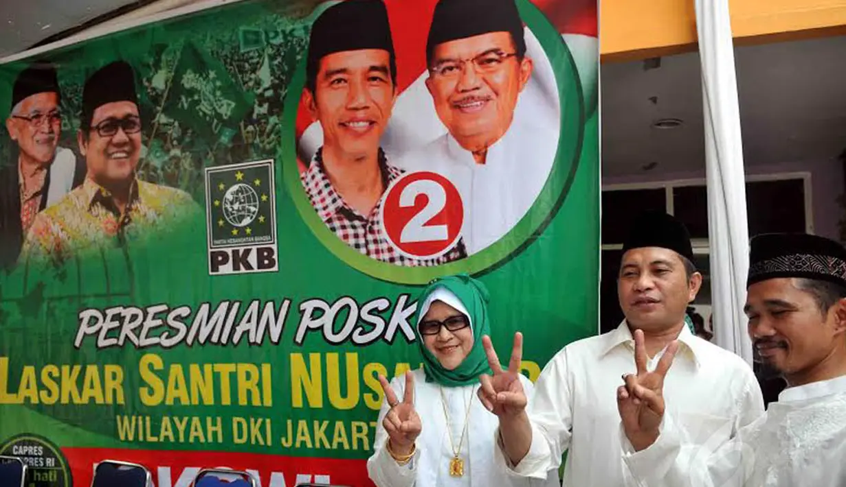 Ketua Pemenangan Pilpres PKB Marwan Jafar (tengah) meresmikan posko santri NUsantara untuk pemenangan Jokowi-JK (Liputan6.com/Johan Tallo)