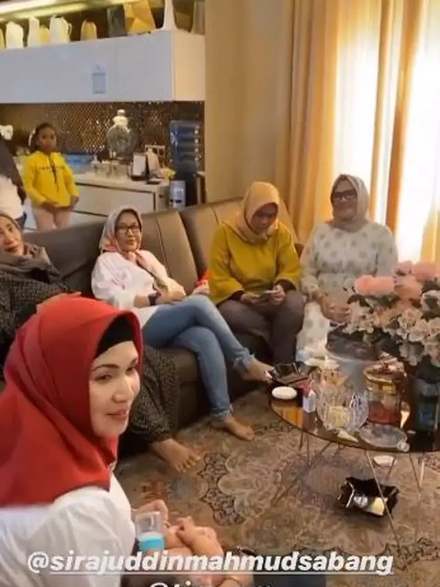 Keluarga Suami Zaskia Gotik