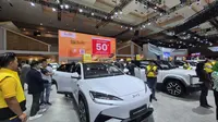 Booth Adira Finance di Indonesia International Motor Show (IIMS) 2025.