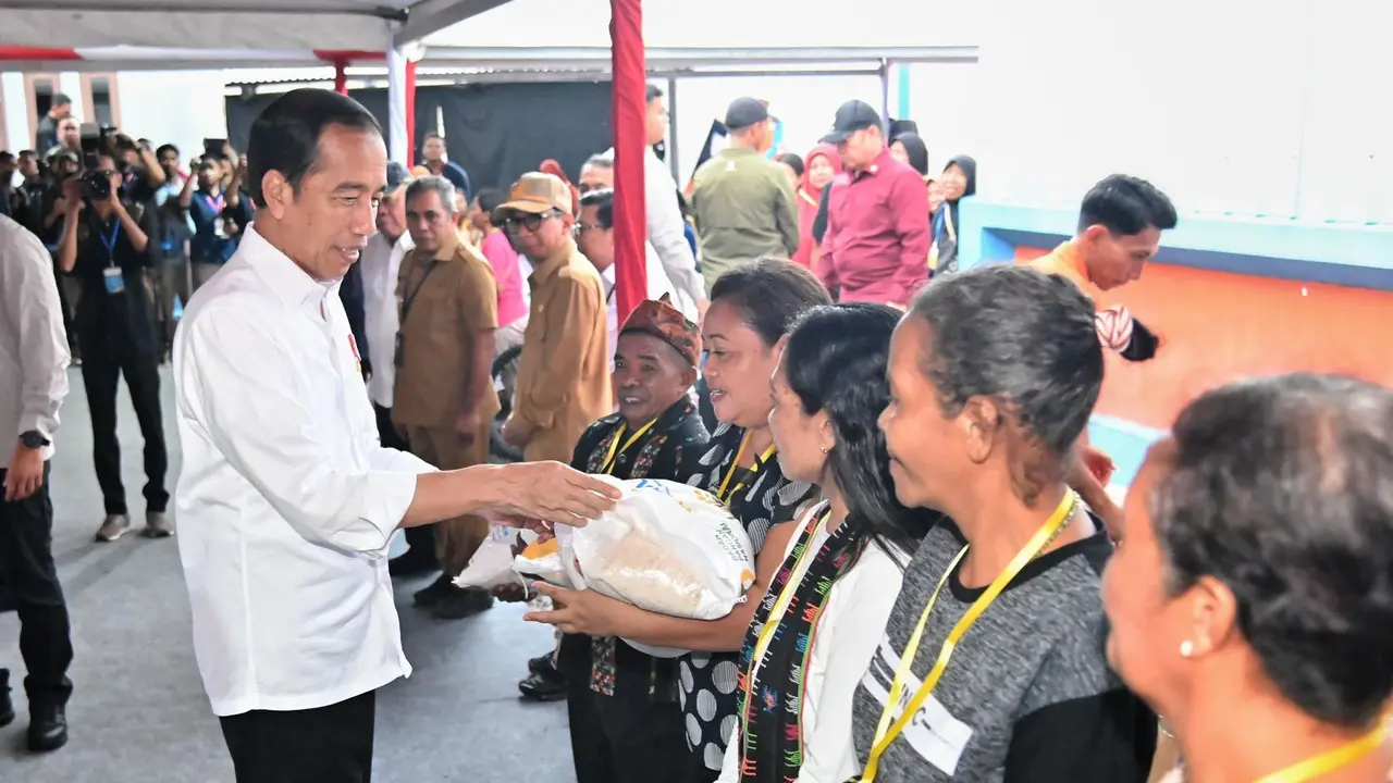 PT Pos Indonesia (Persero) menjadi mitra pemerintah dalam penyaluran bantuan cadangan beras pemerintah (CBP) kepada sejumlah penerima bantuan pangan (PBP).