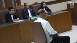 Terdakwa dugaan korupsi e-KTP, Markus Nari saat mengikuti sidang lanjutan di Pengadilan Tipikor, Jakarta, Rabu (4/9/2019). Dalam sidang beragendakan putusan sela tersebut Majelis Hakim menolak eksepsi yang diajukan terdakwa dan memutuskan melanjutkan persidangan. (Liputan6.com/Helmi Fithriansyah)