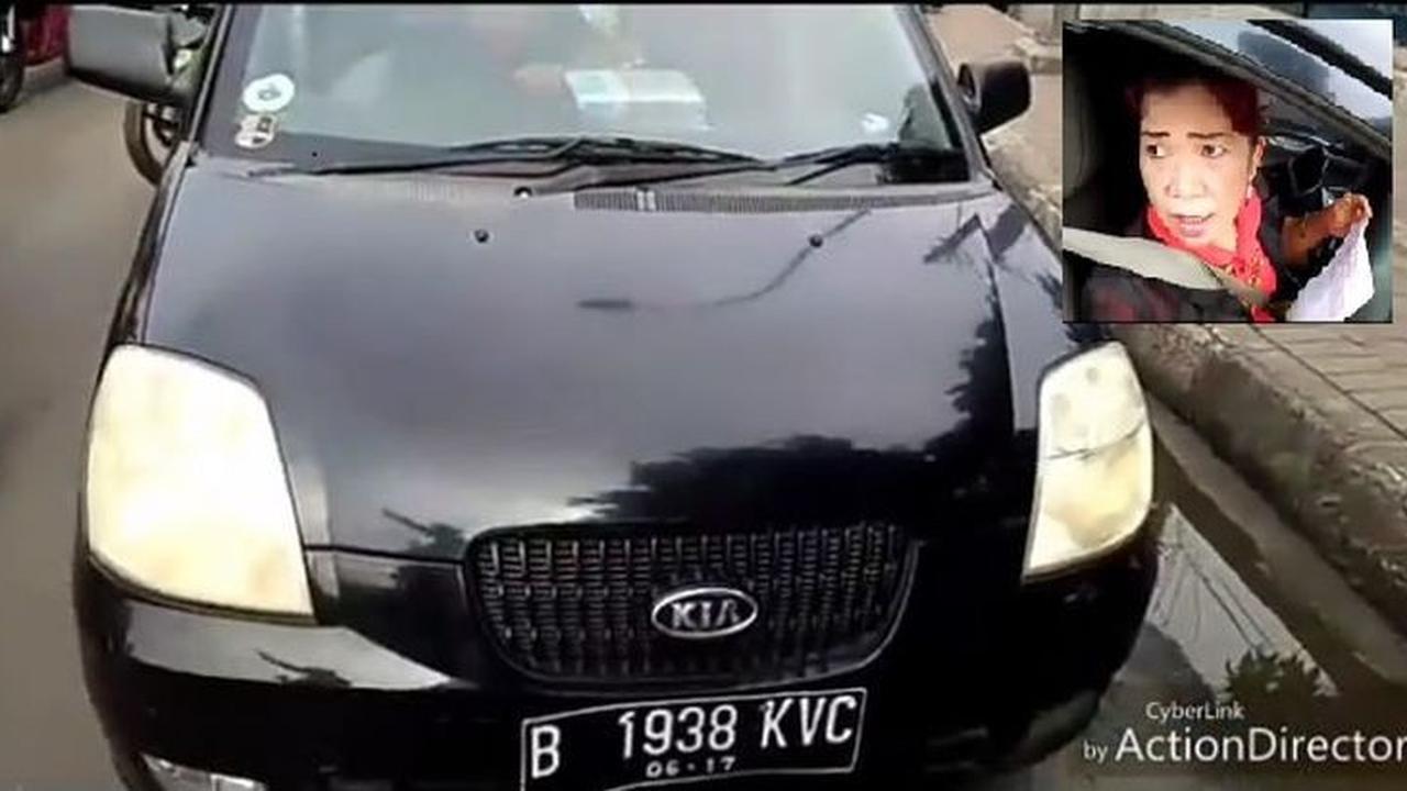 Emak-emak teriaki polisi Jambret