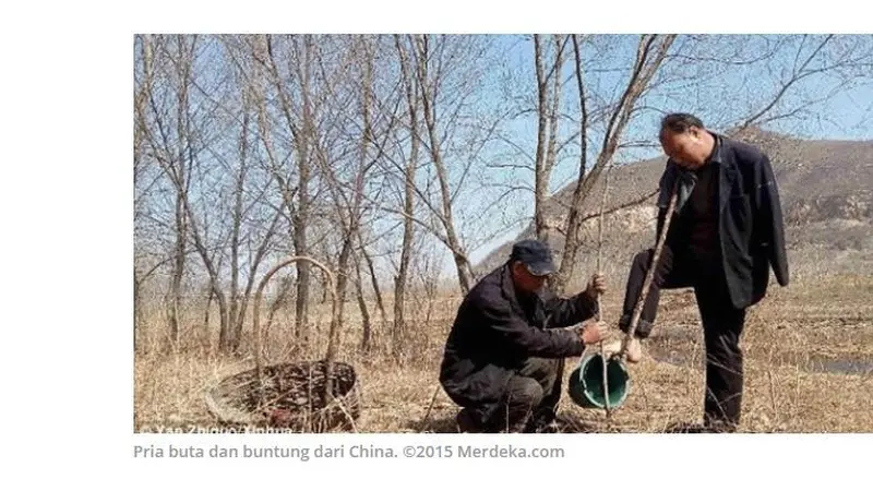 Meski disabilitas, Jia Haixa dan Jia Wenqi selama 10 tahun sudah bekerja sama untuk menanam pohon di Hebei, Tiongkok