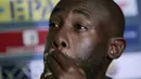 Pelatih timnas Kosta Rika, Paulo Wanchope saat konferensi pers di kota Belen de Heredia,12 Agustus 2015. Wanchope mengundurkan diri usai terlibat baku hantam saat kualifikasi Olimpiade melawan Panama. (REUTERS/Juan Carlos Ulate)