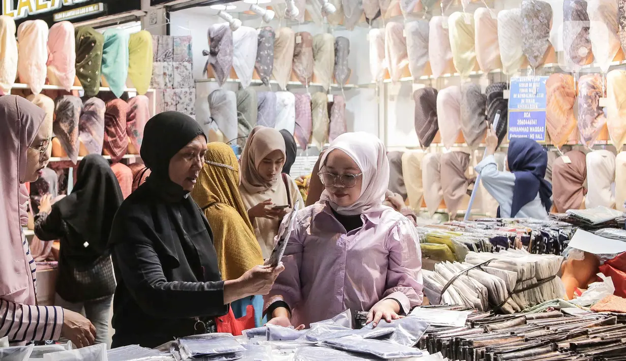 Semula kenaikan tarif Pajak Pertambahan Nilai (PPN) akan diberlakukan mulai Januari 2025. (Liputan6.com/Herman Zakharia)