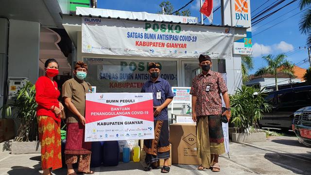 Pelindo Iii Salurkan 1500 Baju Apd Ke 7 Rumah Sakit Di Surabaya Dan Bali News Liputan6 Com