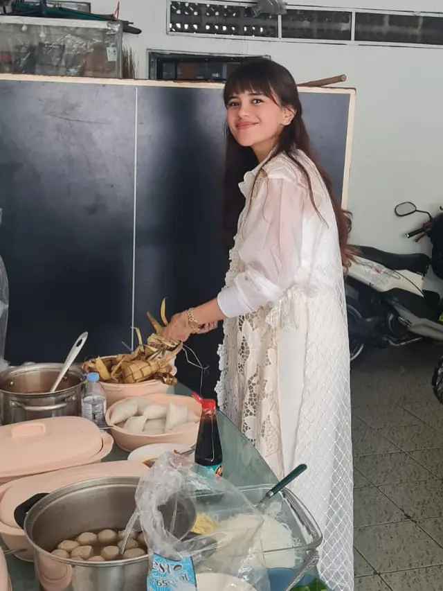 6 Potret Audi Marissa Kembali Rayakan Lebaran Idulfitri, Bagikan Momen Indahnya Toleransi