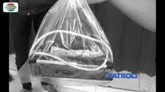Seorang pria di Serang ditemukan tewas dengan telinga, hidung, dan mulut penuh darah, diduga karena tidur mengenakan earphone.