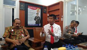 Kasatreskrim Polres Blora (Kemeja Putih) FOTO: Ahmad Adirin/Liputan6.com