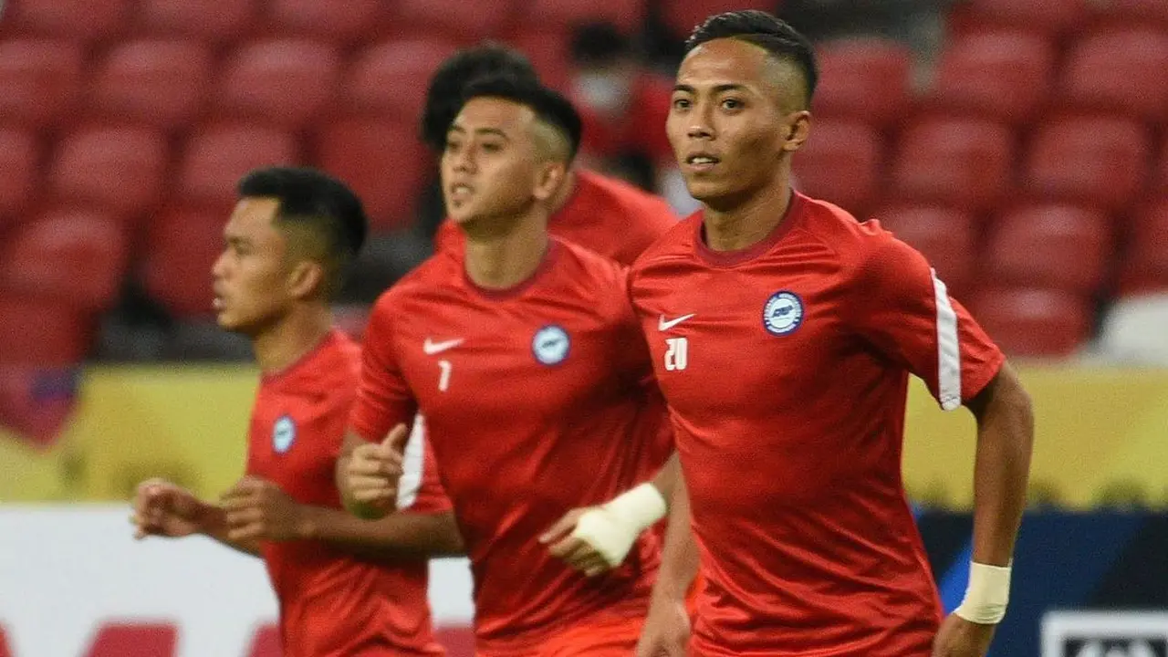 Penyerang Timnas Singapura, Shawal Anuar.