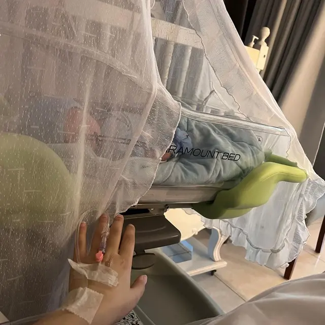 Tasya Farasya momong Baby Isa, anak keduanya (Foto: Instagram @tasyafarasya)