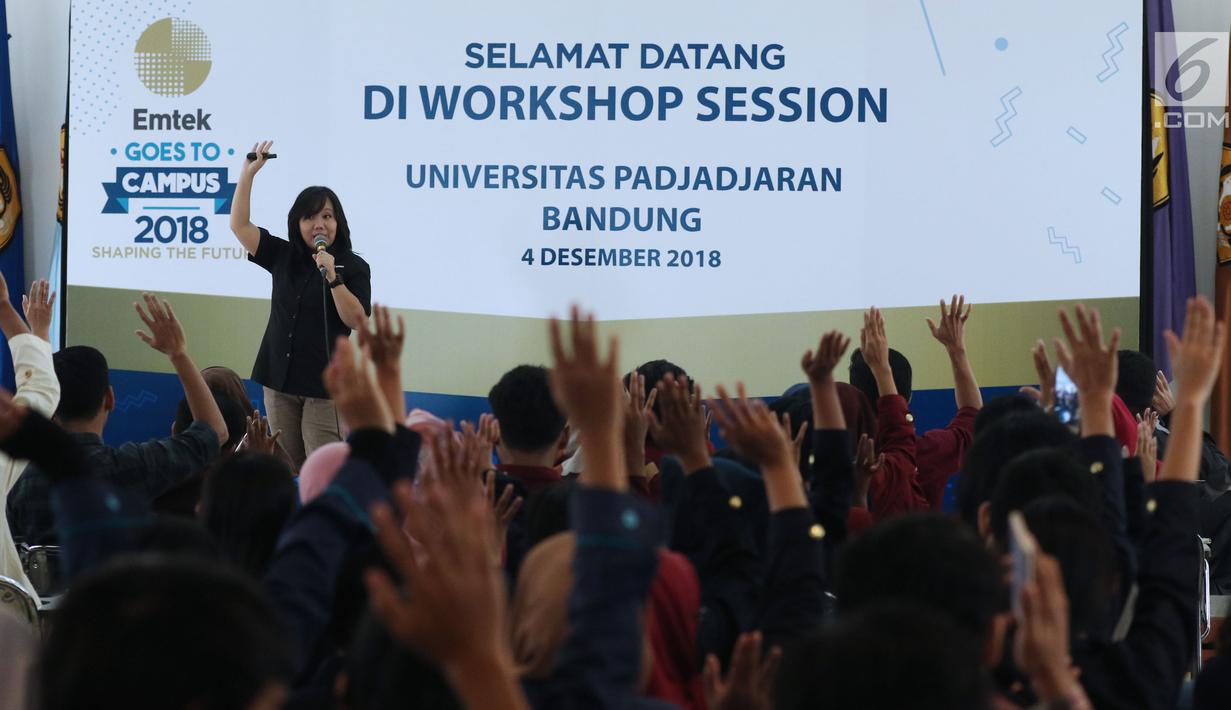 Suasana Workshop Session Emtek Goes to Campus 2018 di Gedung 2 Universitas Padjajdaran, Bandung, Selasa (4/12). Sesi workshop dikuti ratusan peserta dan diisi sejumlah materi termasuk jurnalistik media on line. (Liputan6.com/Helmi Fithriansyah)