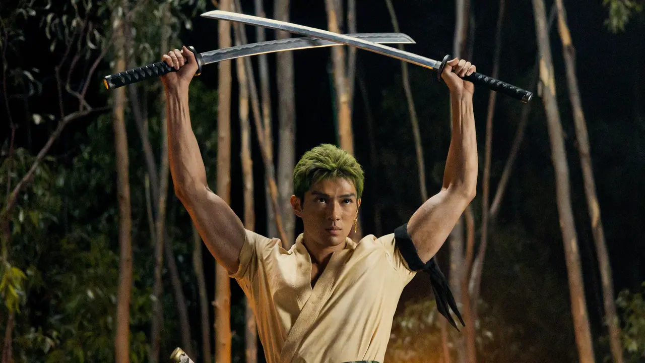 Mackenyu Arata sebagai Roronoa Zoro di One Piece Live Action. (Casey Crafford/Netflix © 2023)