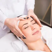 Ilustrasi manfaat pijat wajah. (c) IgorVetushko/Depositphotos.com