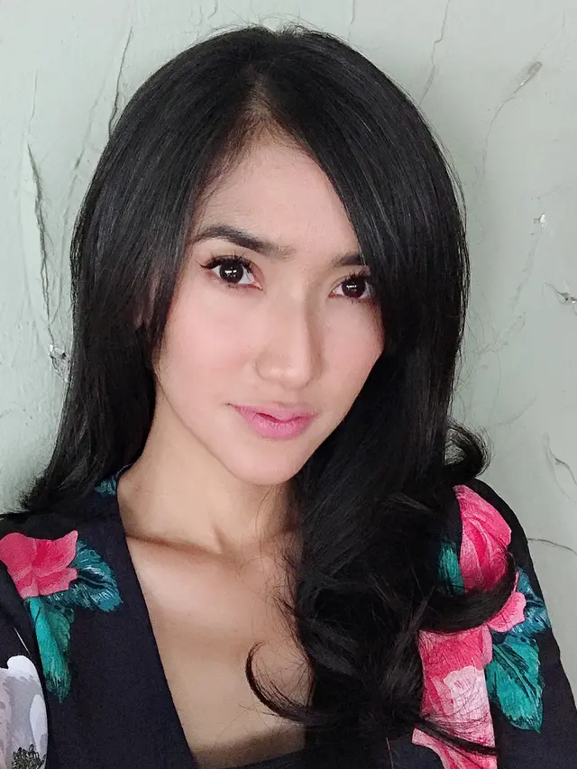 Potret Terbaru Zora Vidyanata Pemeran di Sinetron Intan (sumber: instagram/zoravidyanata)