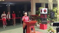 Ketua DPP PDIP Bidang Kehormatan yang juga Kepala Sekolah Partai, Komarudin Watubun membuka program muda-mudi Sekolah Partai di Jakarta. (Foto: Liputan6.com/Dimas Ramadhan).