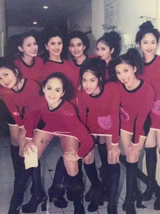 6 Foto Lawas Della Puspita Saat Muda, Pesinetron Hits Era 2000-an