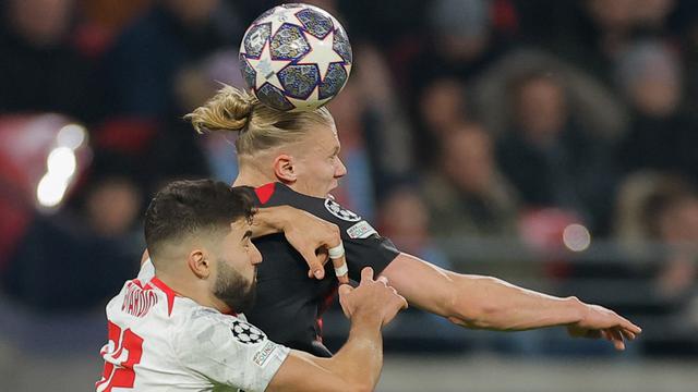 Foto: Bek Terbaik Piala Dunia 2022 Cetak Gol dan Bikin Haaland Tak Berkutik di Liga Champions