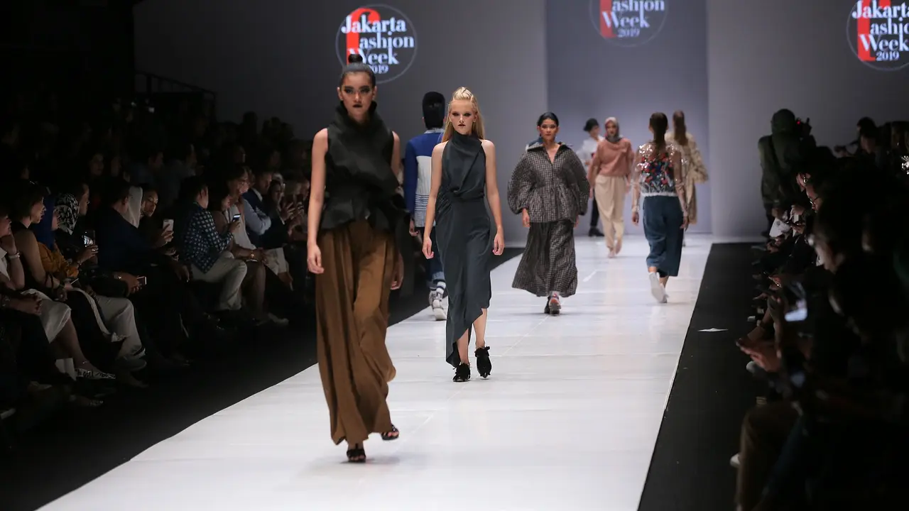 Resmi Dibuka, Jakarta Fashion Week 2019 Hadirkan Sinergi Bergengsi