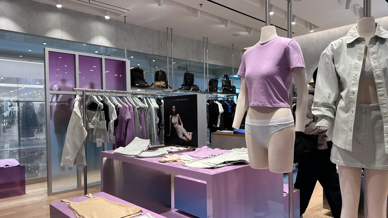Jennie untuk Calvin Klein