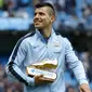 BAHAGIA - Sergio Aguero mengaku masih betah dan bahagia membela Manchester City. (Reuters/Carl Recine) 