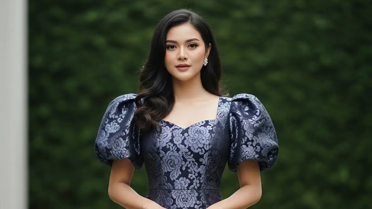 Dress Brokat Lengan Balon Pendek. Foto: Gemini