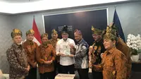 Menteri Perdagangan (Mendag) Zulkifli Hasan menerima kunjungan Asosiasi Pedagang Mie dan Bakso (APMISO) Riau, di Kementerian Perdagangan (Kemendag), Jakarta Pusat, Senin (11/12/2023). (Elza/Liputan6.com)
