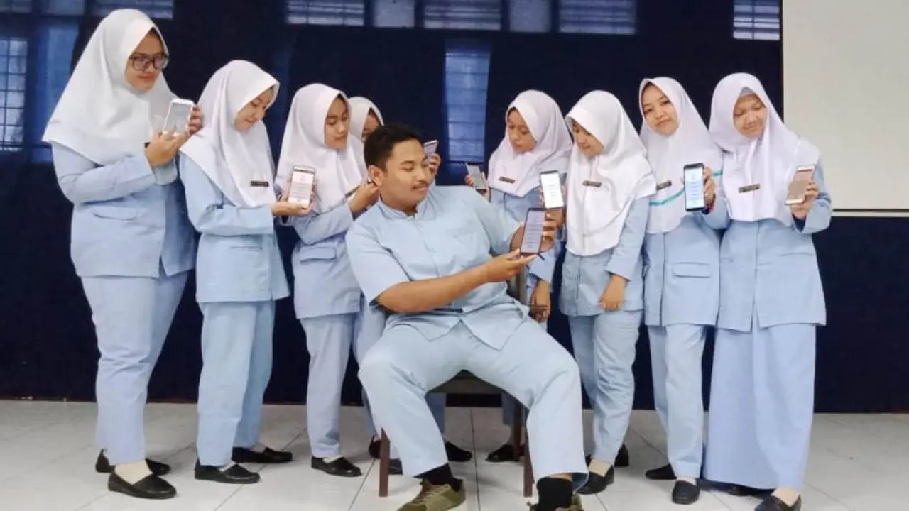 Tim Mahasiswa UMP yang mengembangkan aplikasi panduan kehamilan Islami, Islamic Pregnancy. (Foto: Liputan6.com/Humas UMP/Muhamad Ridlo)
