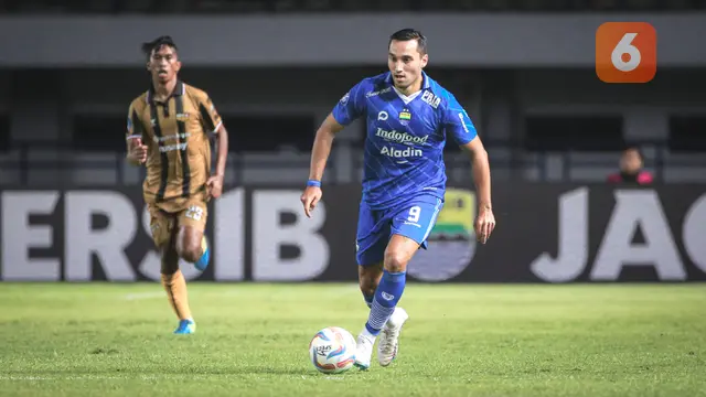 Bagaimana Teknik Dasar Menggiring Bola pada Permainan Sepak Bola? Ini Penjelasannya