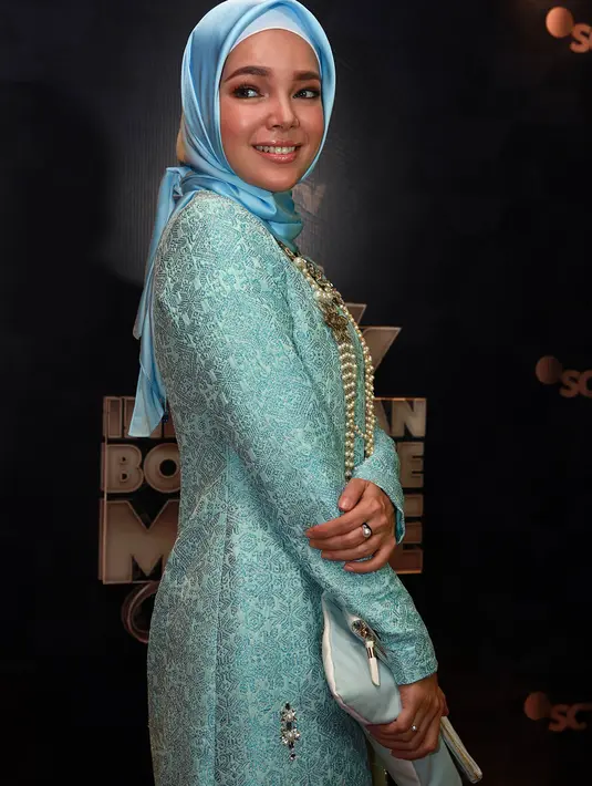 Tak hanya itu film yang dibintangi oleh Dewi Sandra 'Air Mata Surga' meraih penghargaan film terbaik tahun 2016. (Deki Prayoga/Bintang.com)