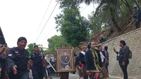 Ribuan Warga Antarkan PB XIII ke Peristirahatan Terakhir di Imogiri