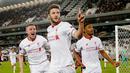 Ekspresi pemain Liverpool, Adam Lallana (tengah), setelah mencetak gol ke gawang Bordeaux dalam laga Grup B Liga Europa di Bordeaux, Jumat (18/9/2015) dini hari WIB. (Action Images via Reuters/Lee Smith)