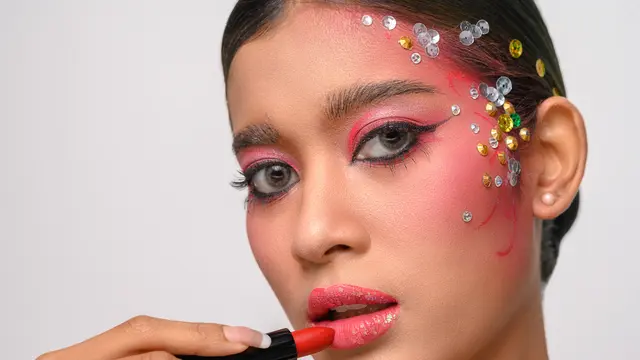 Makeup yang Cocok Berdasarkan Kepribadian MBTI-mu (photo by freepik.com)