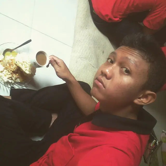 6 Potret Lawas Denny Caknan Sebelum Terkenal, Bikin Pangling