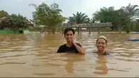 Kondisi banjir di pondok pesantren di Kabupaten Kampar. (Liputan6.com/M Syukur)