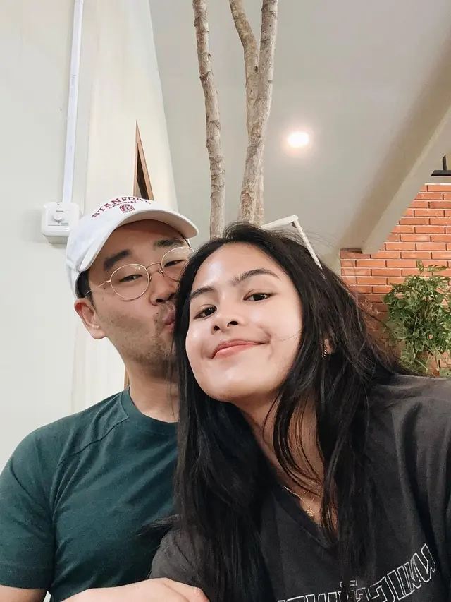 Maudy Ayunda dan suami (Instagram/maudyayunda)