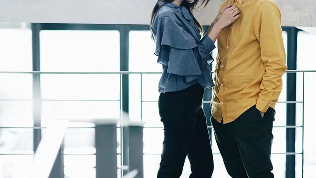 Adik Raffi Ahmad Baru Tunangan, Ini Gaya Seru Syahnaz & Pasangan