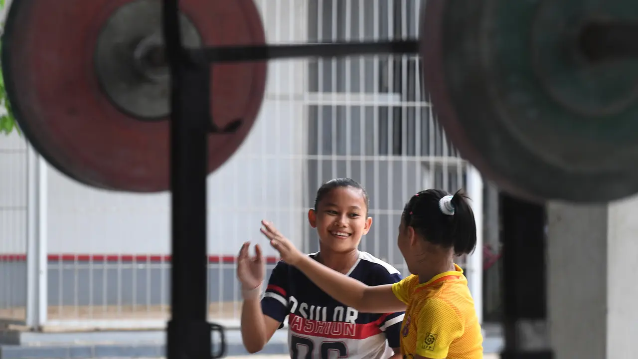 20161221-Angkat-Besi-Lampung-AFP