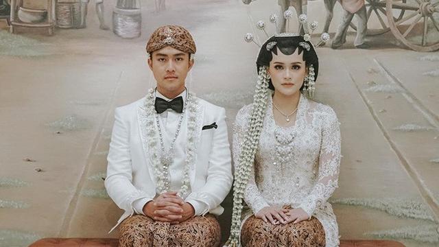 7 Pesona Twinda Rarasati saat Pakai Kebaya, Anggun Banget