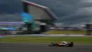 Pembalap McLaren, Lando Norris memacu mobilnya saat balapan Formula 1 GP Inggris yang berlangsung di Sirkuit Silverstone, Inggris, 9 Juli 2023. (AFP/Ben Stansall)