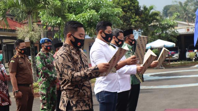 Para perwakilan tim pemenangan bakal calon pilkada Tasikmalaya 2020, membacakan deklarasi pencegahan covid-19 dalam pilkada Tasikmalaya.